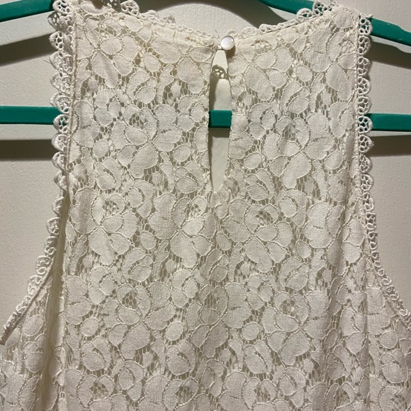 Montaeu white dress🤍 - Picture 4 of 5